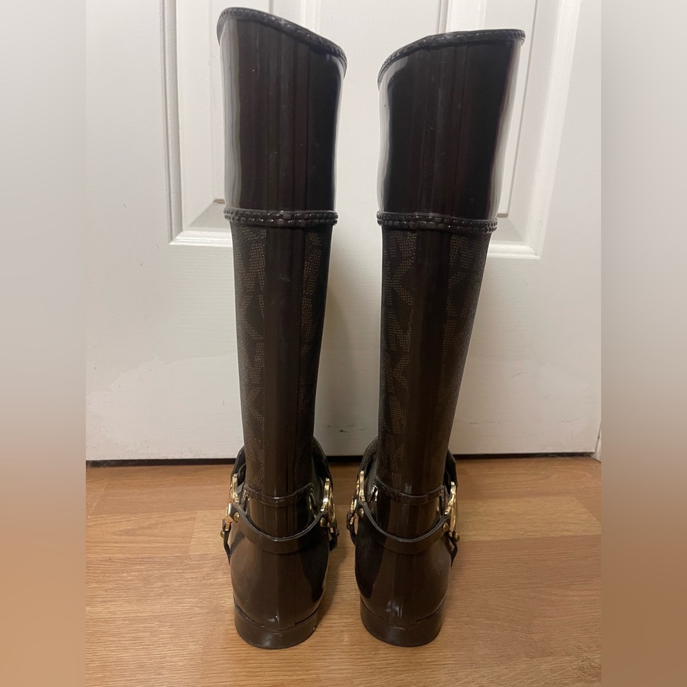 Michael Kors Women’s Size 7 Tall Brown Winter Rain Boots with Buckle Detail - Picture 4 of 11